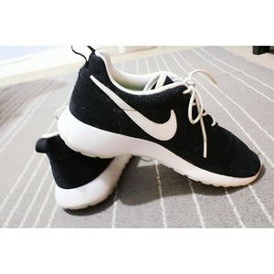 Roshe Run Nike's
